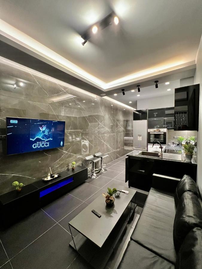 Luxury Black And White Interior Apartments Calamata Exterior foto